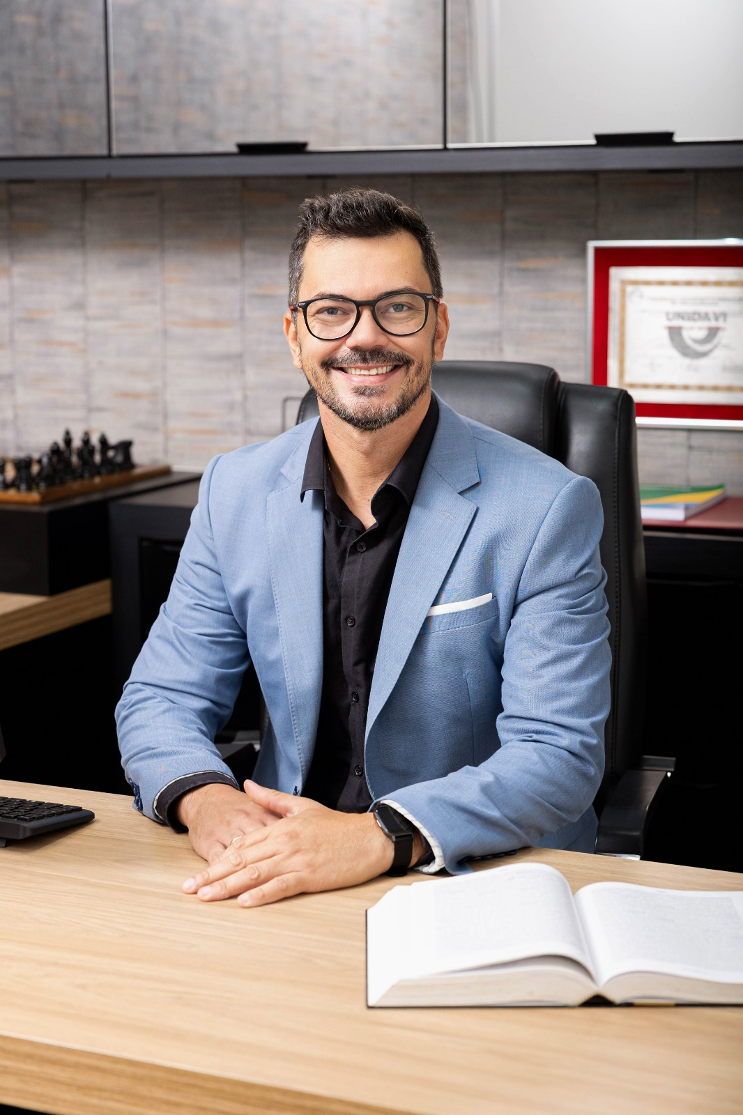 advogado profissional usando roupa social
